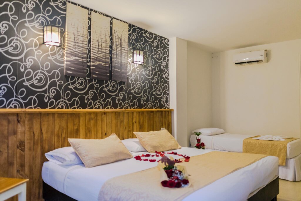 Трёхместный номер Standard Hotel Cartagena Royal Inn