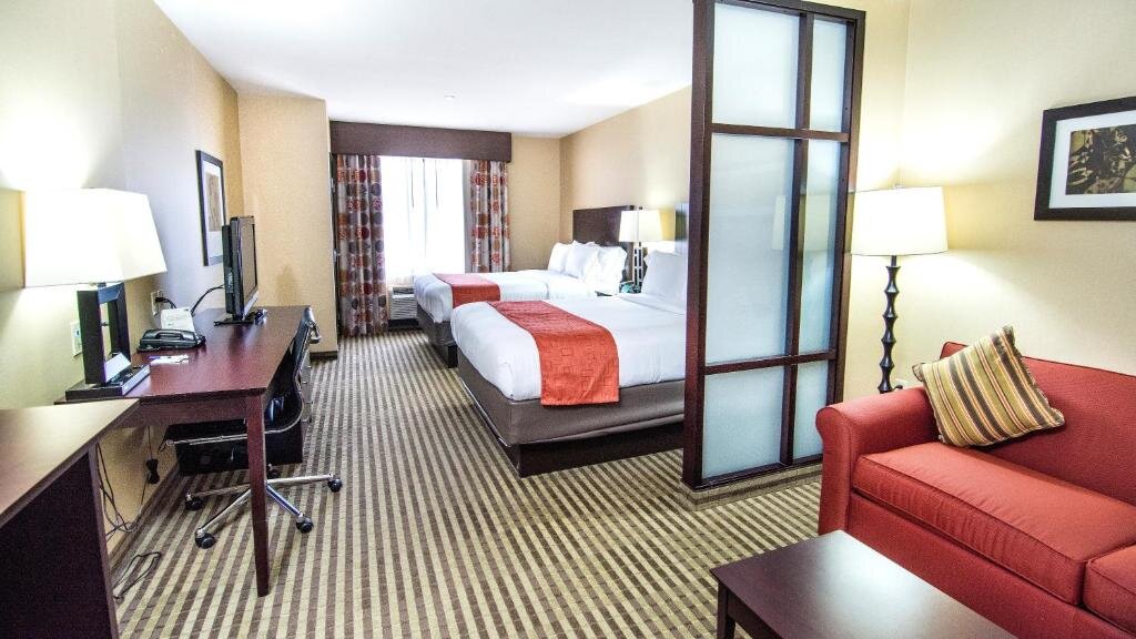 Двухместный номер Deluxe Holiday Inn Express & Suites Elkton - University Area, an IHG Hotel