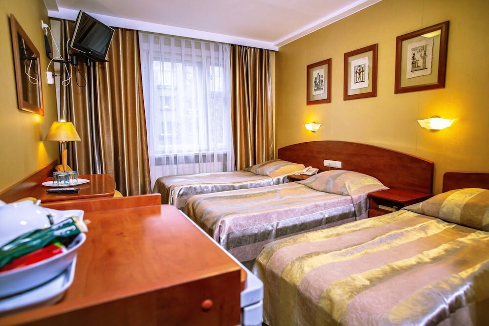 Standard Dreier Zimmer Galakt Hotel