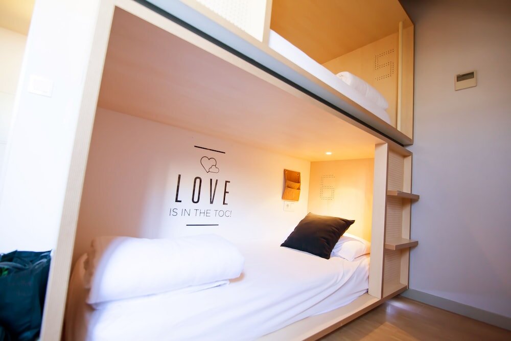 Кровать в общем номере (женский номер) Toc Hostel Madrid