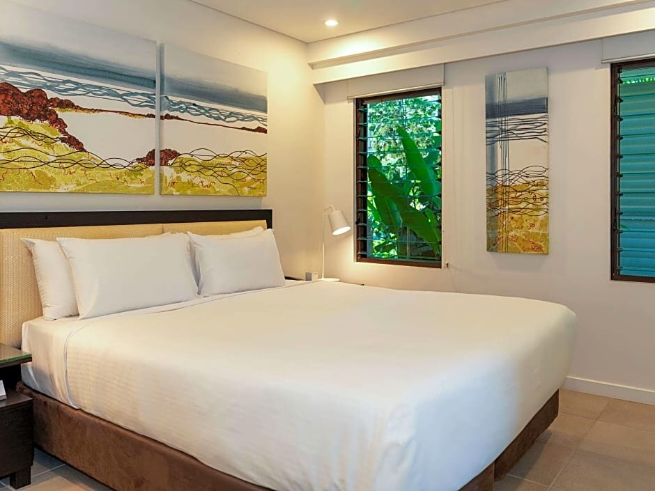 Апартаменты с 3 комнатами Pullman Port Douglas Sea Temple Resort and Spa