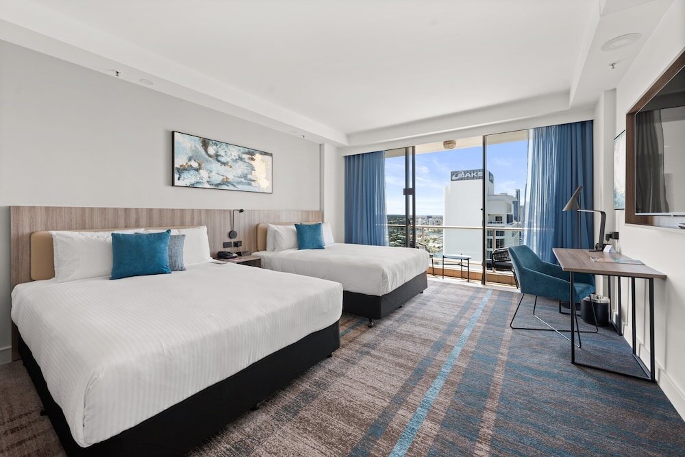 Habitación cuádruple Estándar con balcón y con vista al océano Crowne Plaza Surfers Paradise, an IHG Hotel