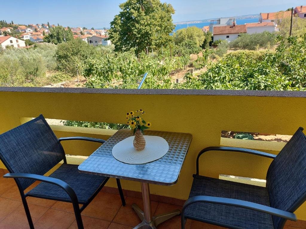 Habitación doble Estándar con balcón y con vista al mar Rooms Mediterranean Gardens