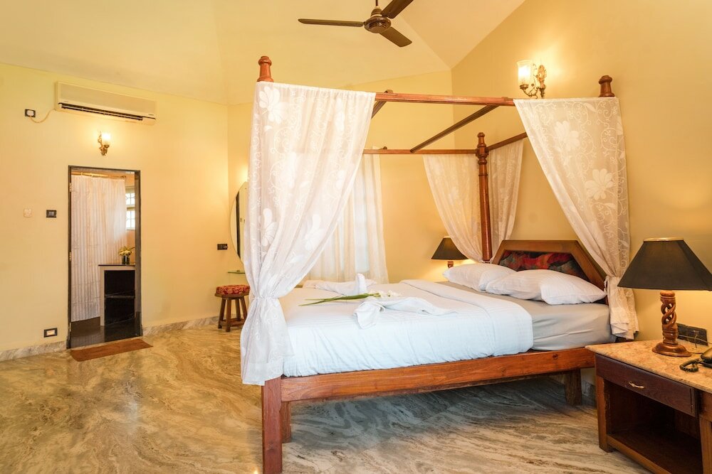 Коттедж Deluxe с балконом Leoney Resort Goa