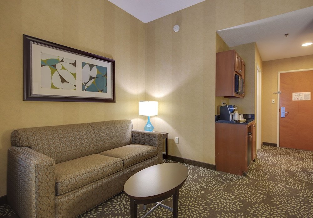 Люкс c 1 комнатой Holiday Inn Express & Suites Sylva - Western Carolina Area, an IHG Hotel