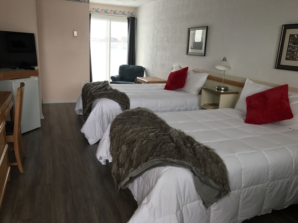 Standard quadruple chambre Vue sur la rivière Motel Belle Riviere