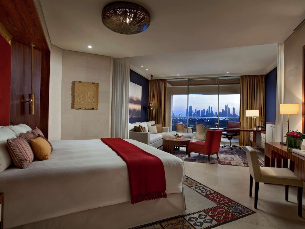 Двухместный номер Signature с балконом Отель Raffles Dubai