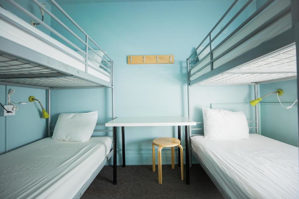Кровать в общем номере (мужской номер) American Hotel Hostel