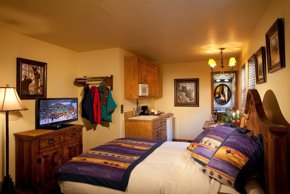 Люкс Alpine Village Suites