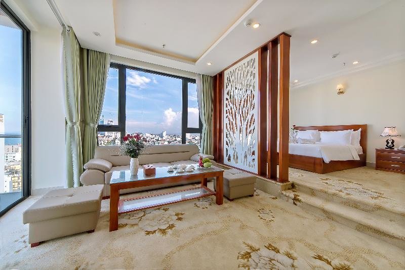 Suite with balcony and with ocean view Phuoc My An Beach Hotel Danang