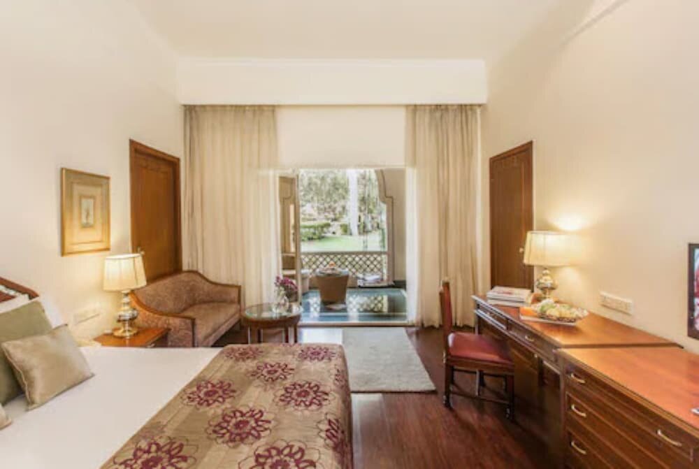 Deluxe Einzel Zimmer mit Balkon und mit Gartenblick Vivanta Aurangabad