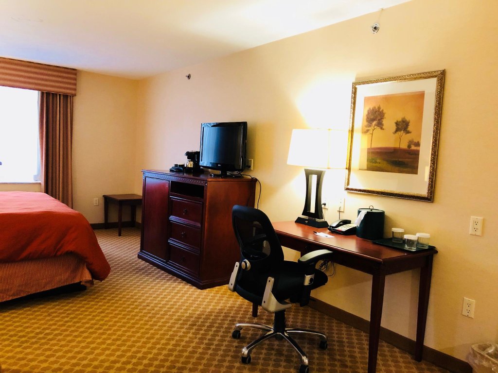 Standard Double room with city view Queens County Inn and Suites