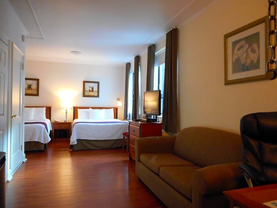Deluxe Quadruple room Hotel St-Denis