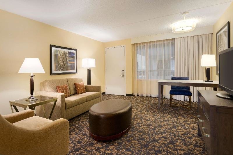 Люкс c 1 комнатой Embassy Suites by Hilton Boston Waltham