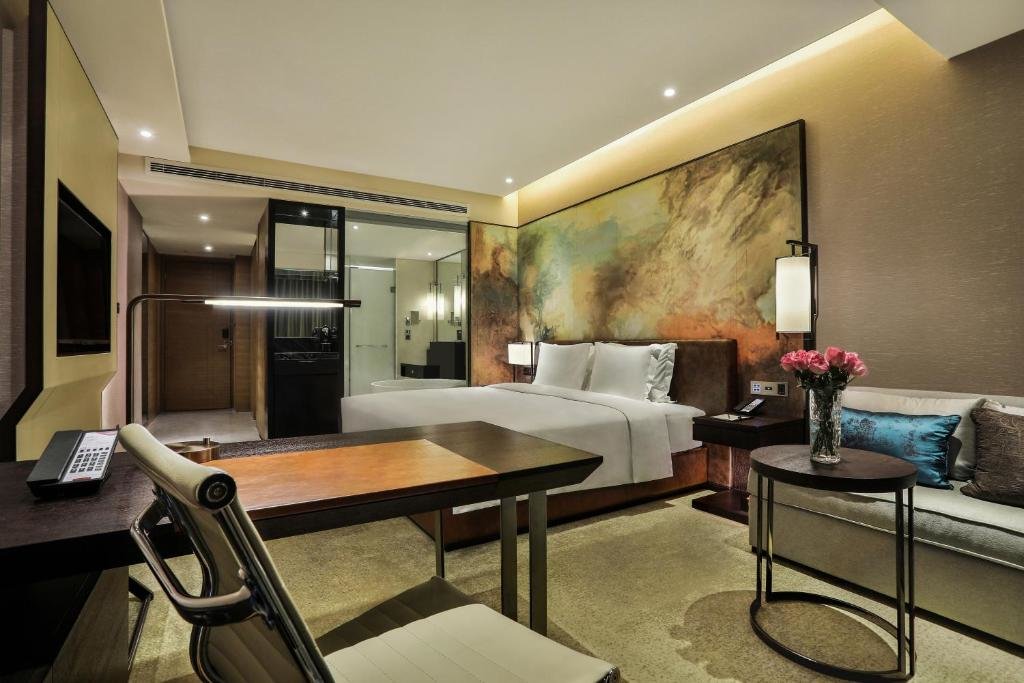 Двухместный номер Premium Crowne Plaza Chengdu Wenjiang, an IHG Hotel