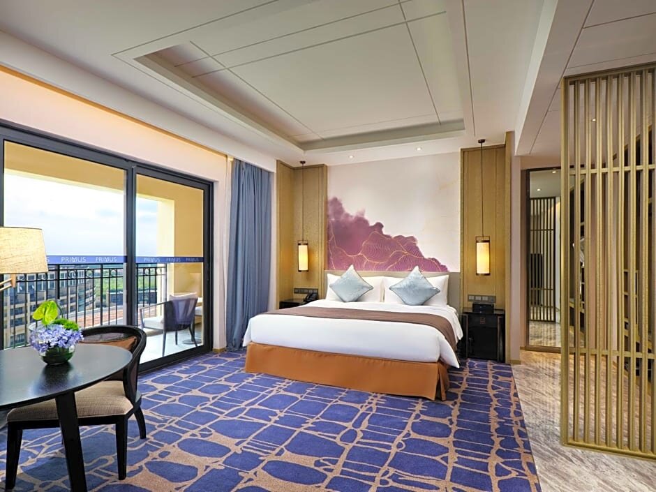 Superior room Q-Box Hotel Shanghai Sanjiagang -Offer Pudong International Airport and Disney shuttle