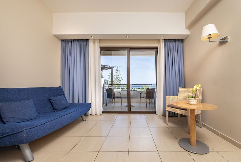Семейный номер Standard с балконом и с видом на море D'Andrea Mare Beach Hotel