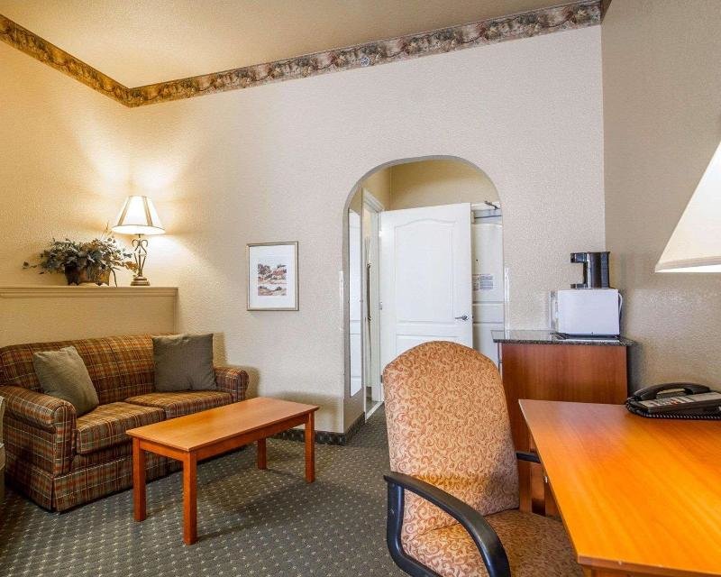 Номер Standard с балконом Comfort Inn & Suites Ukiah Mendocino County