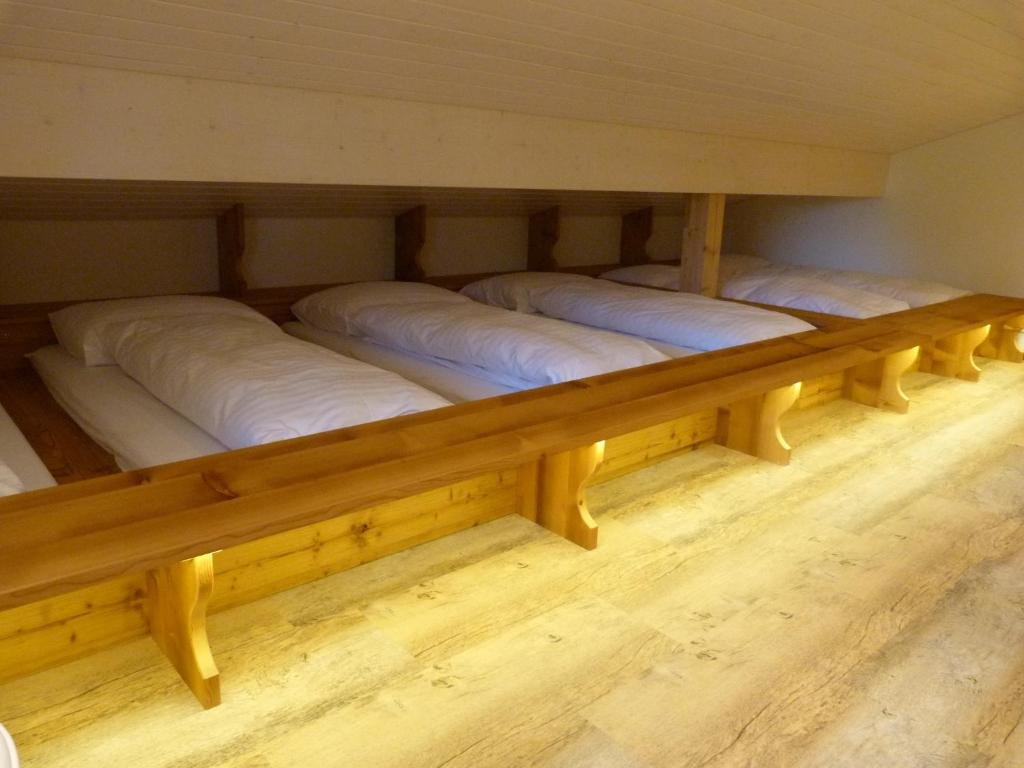 Bed in Dorm Berglodge Restaurant Ristis