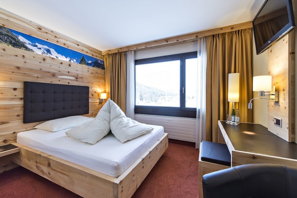 Двухместный номер Economy с видом на горы Hotel Palü