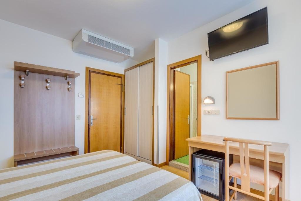 Standard double chambre avec balcon Hotel Ambassador