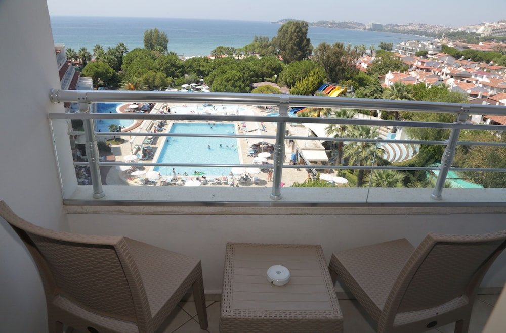 Habitación Estándar con balcón y con vista al mar Batihan Beach Resort & Spa
