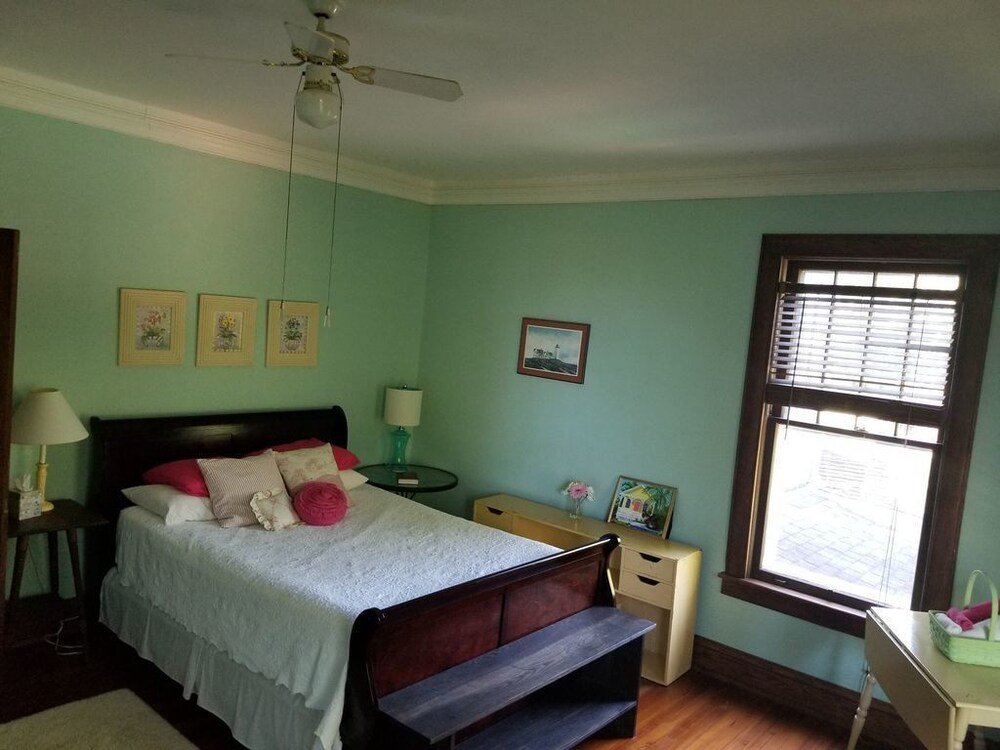 Chalet 7 Bedroom Manor near Appomattox & Lynchburg