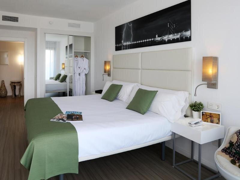 Axel Suite Apartment с 2 комнатами Отель AxelBeach Ibiza Spa & Beach Club