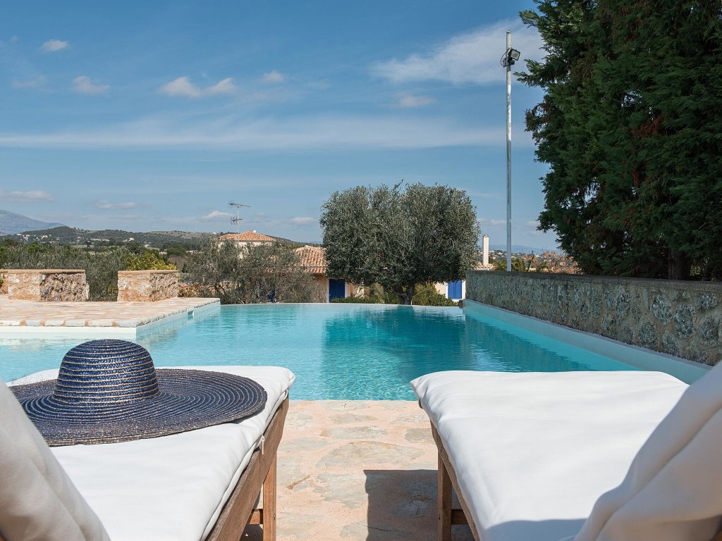 Villa Luxurious Villa in Peloponnese With Pool
