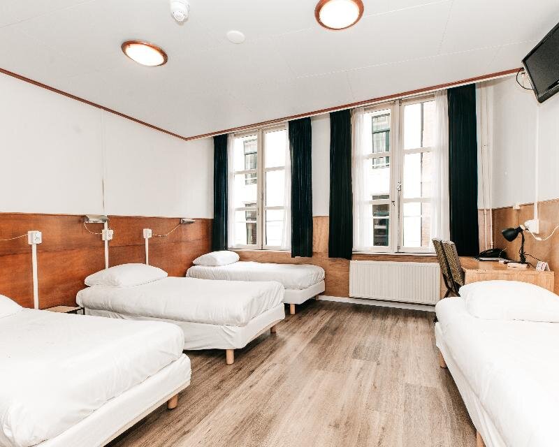 Standard quadruple chambre avec balcon Hotel van Gelder