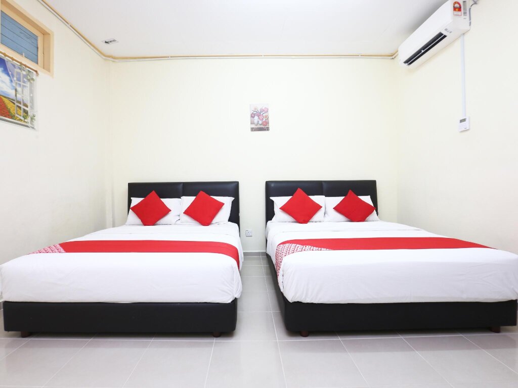 Семейный люкс Super OYO 89640 Hotel Pelangi Marang