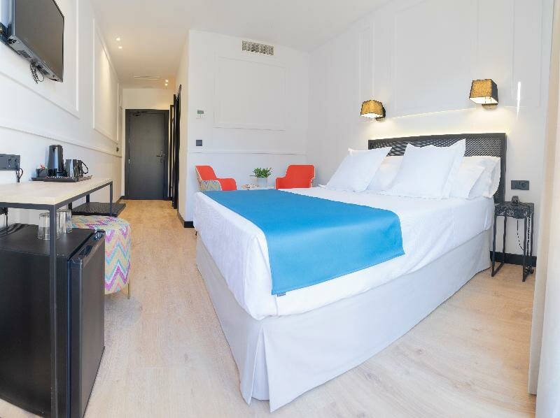 Standard Double room with balcony Hotel Boutique Puerta de las Granadas