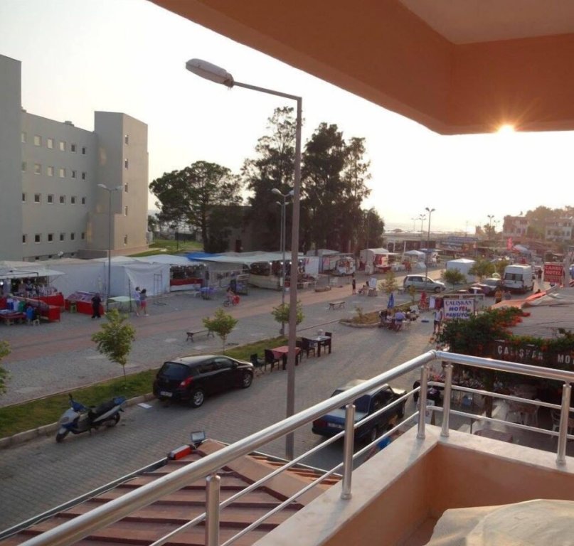 Habitación familiar Estándar con balcón y con vista a la ciudad Gokce Motel Apart