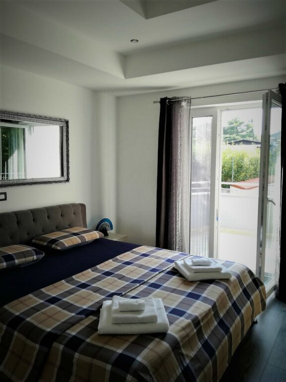 Апартаменты с 4 комнатами beachfront Apartments Villa Sofia