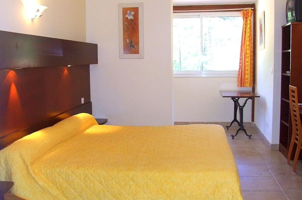 Standard simple chambre avec balcon Hotel Arena restaurant le Refuge