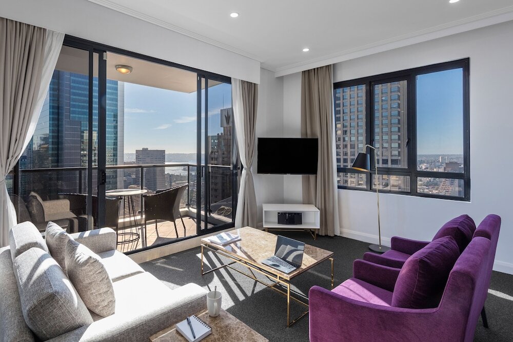 Люкс с 3 комнатами с балконом Meriton Suites Pitt Street, Sydney