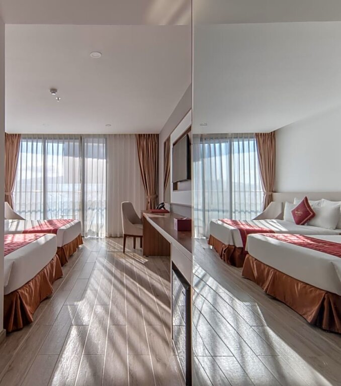 Camera quadrupla Standard con balcone LeMore Hotel Nha Trang
