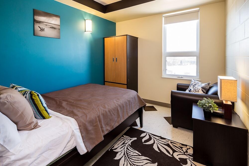 Suite University of Winnipeg Downtown Hostel