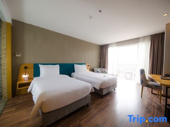 Номер Deluxe Quinter Central Nha Trang