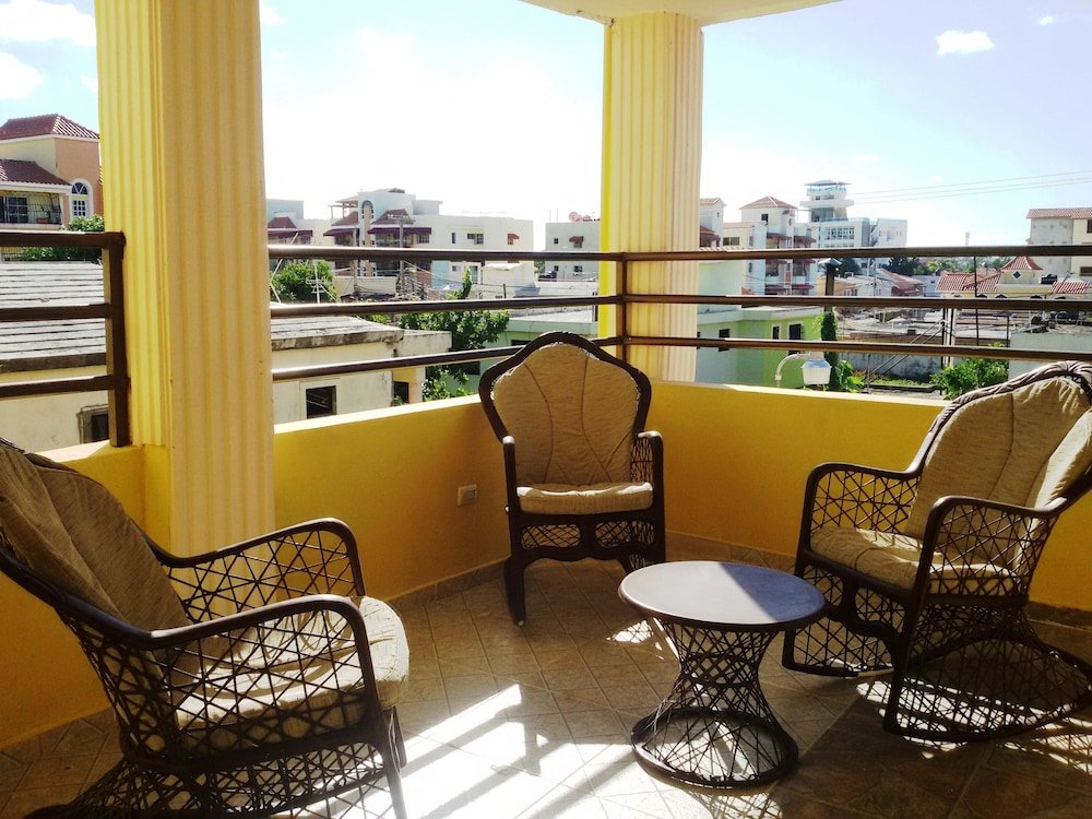 Appartamento 2-bed 1 Bedroom Apartment Balcony Free Wi-fi, Smart TV Parking Close to Airport