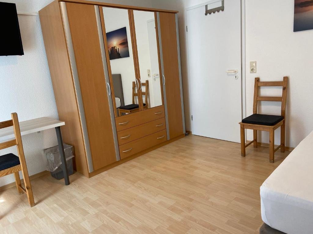 Номер Standard Wohnung mit 2 Einzelzimmer gemeinsamer Küchen/Bad/Balkon-Nutzung
