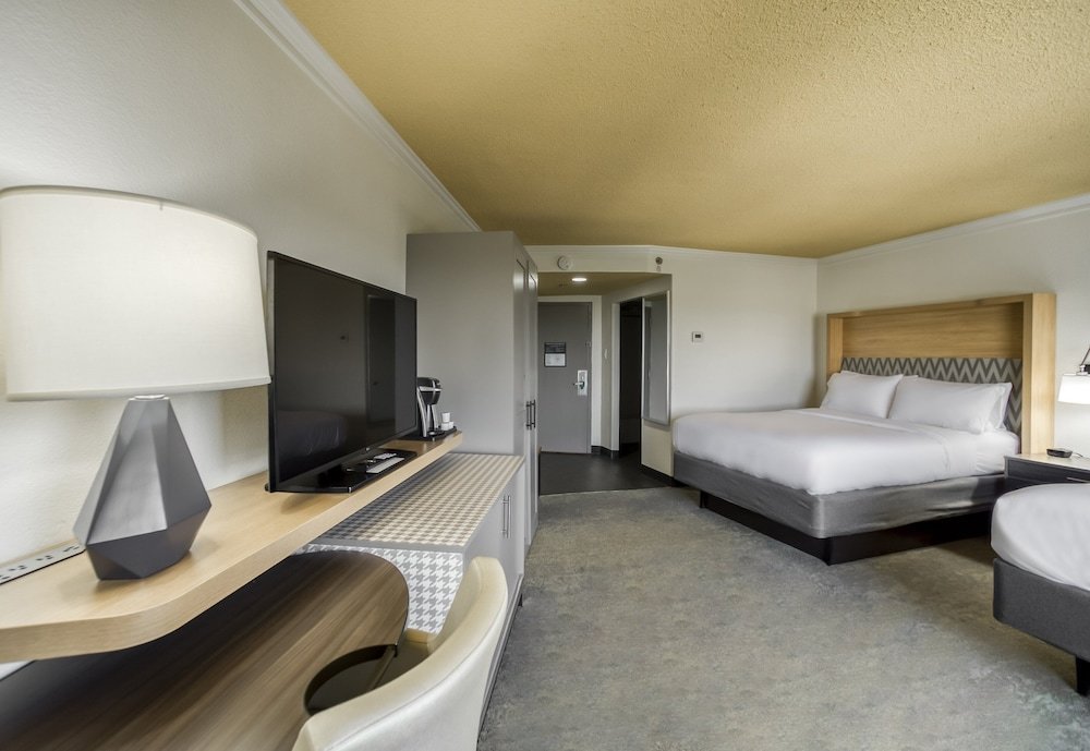 Standard Vierer Zimmer mit Stadtblick Holiday Inn Mobile-Dwtn/Hist. District, an IHG Hotel