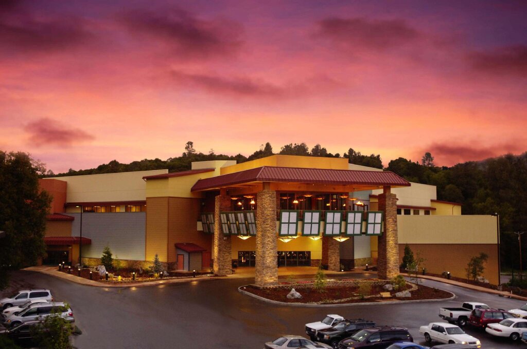 Двухместный люкс Best Western Plus Sonora Oaks Hotel and Conference Center