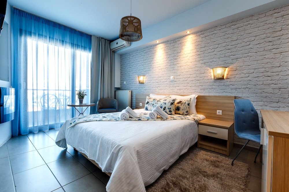 Двухместный номер Standard с балконом Limani Comfort Rooms