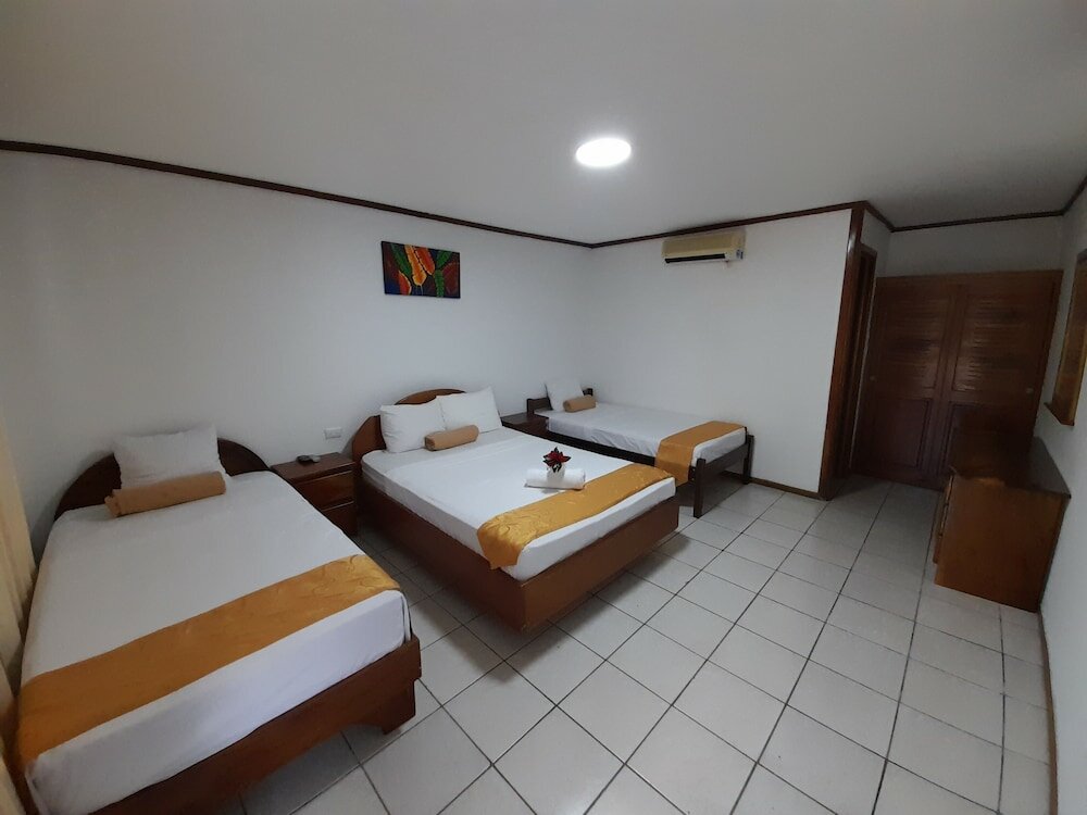 Кровать в общем номере Arenal Poshpacker