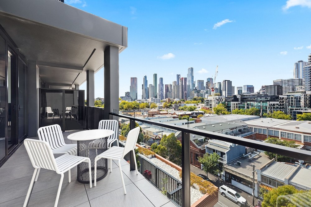 Апартаменты Premier с 3 комнатами с балконом The Marker Apartments Melbourne
