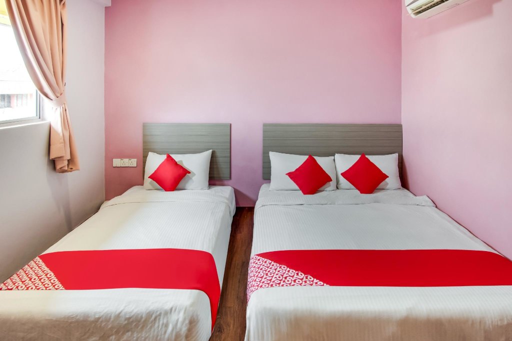 Кровать в общем номере OYO 89480 Dream House Hotel