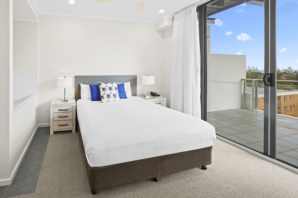 Апартаменты с 2 комнатами с балконом и с видом на воду Macquarie Waters Boutique Apartment Hotel