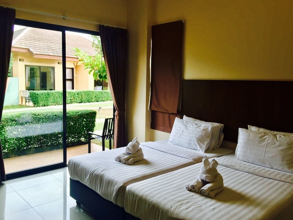Standard room with balcony and with garden view Green Adamas Resort Chumphon
