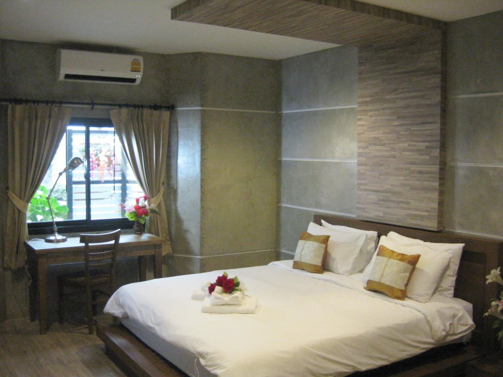 Standard Double room Komol Residence Bangkok